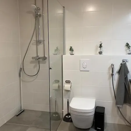 Διαμέρισμα With Balcany In The Location In Town Kotimaailma